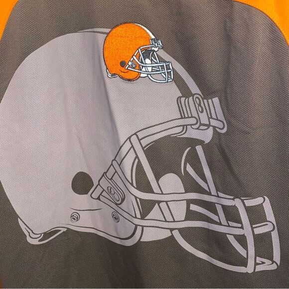 NFL Cleveland Browns Football Long Sleeve Jersey Helmet Logo Patch Size Medium - Picture 4 of 6
